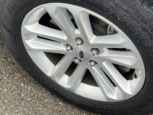 Used 2017 Ford Explorer XLT w/ Equipment Group 201A image 12