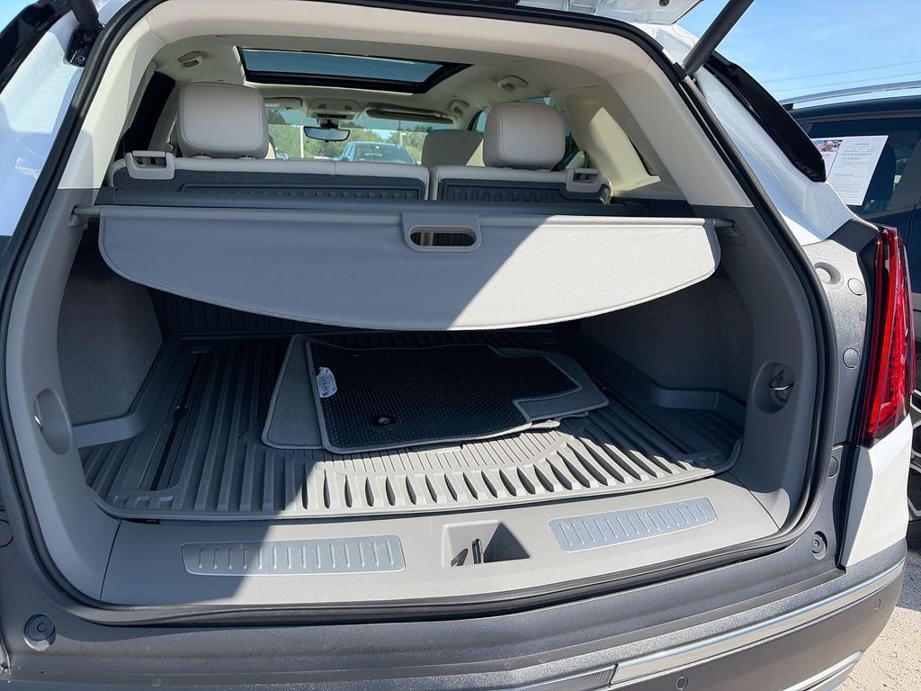 Certified 2026 Cadillac XT5 Premium Luxury w/ Driver Assist Package FWD image 33