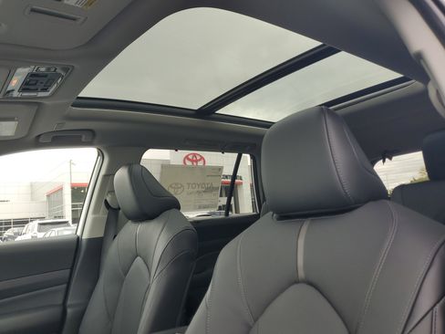 Used 2026 Toyota Grand Highlander Platinum image 18