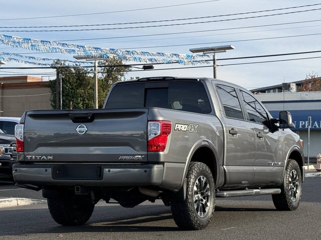 Used 2019 Nissan Titan PRO-4X w/ Pro-4x Convenience Package AWD/4WD image 8
