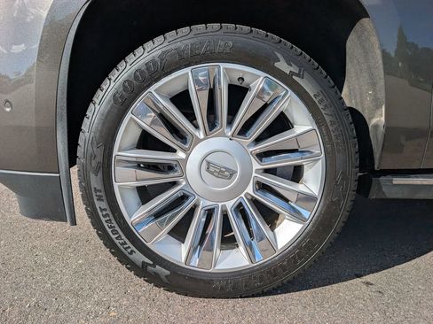 Used 2020 Cadillac Escalade Platinum AWD/4WD image 10