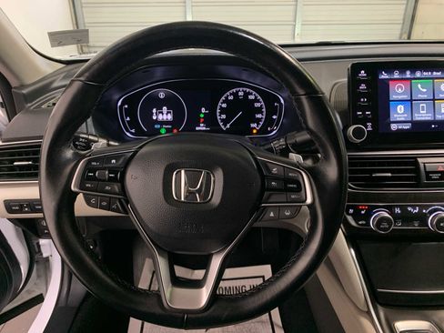 Used 2022 Honda Accord Touring image 8
