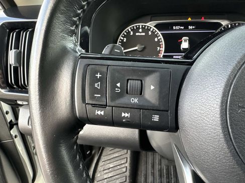 Used 2023 Nissan Pathfinder SV image 34