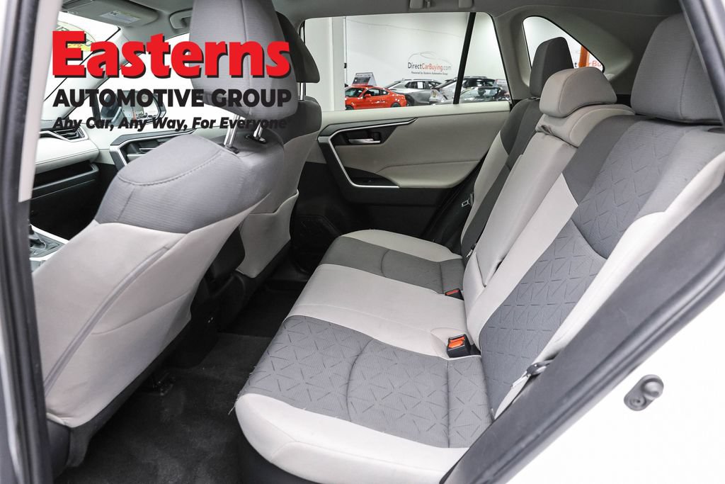 Used 2022 Toyota RAV4 XLE AWD/4WD image 22