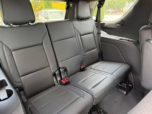 New 2026 GMC Yukon Denali w/ Denali Reserve Package AWD/4WD image 23
