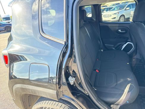 Used 2018 Jeep Renegade Latitude w/ Trailer Tow Group image 24