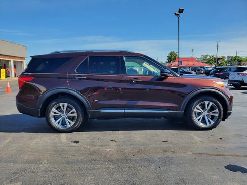Used 2020 Ford Explorer Platinum w/ Premium Technology Package AWD/4WD image 5