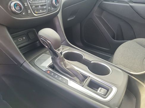 Used 2022 Chevrolet Equinox LT image 32