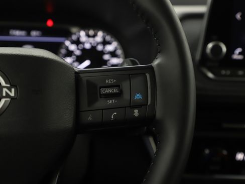 Used 2025 Nissan Rogue SV image 29