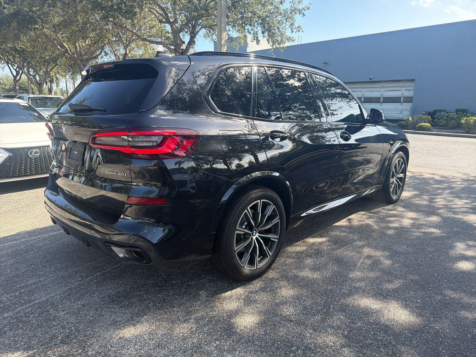 Used 2022 BMW X5 xDrive40i w/ M Sport Package AWD/4WD image 8