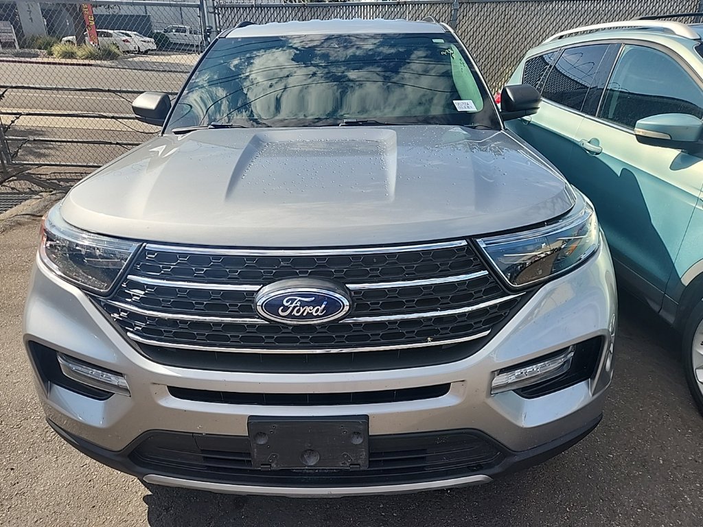Used 2023 Ford Explorer XLT w/ Equipment Group 202A AWD/4WD image 2
