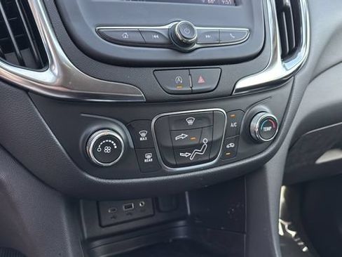 Used 2024 Chevrolet Equinox LT FWD image 30