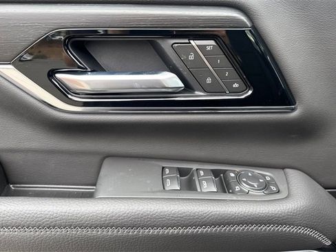 New 2026 GMC Yukon Denali w/ Denali Reserve Package image 11