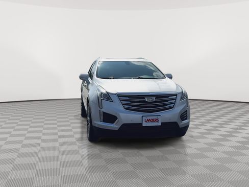 Used 2018 Cadillac XT5 Luxury image 3