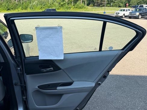 Used 2016 Honda Accord LX image 18