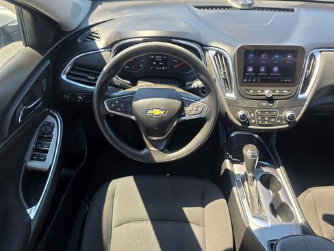 Used 2020 Chevrolet Malibu LT FWD image 2