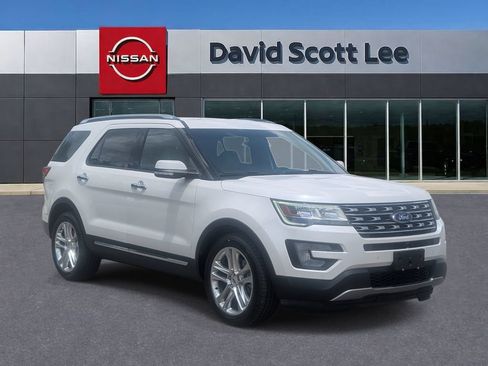Used 2017 Ford Explorer Limited FWD image 3