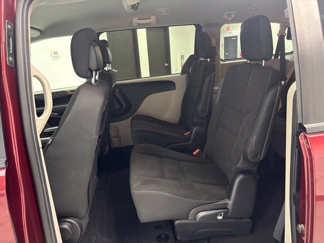 Used 2019 Dodge Grand Caravan SE w/ UConnect Hands-Free Group FWD image 17