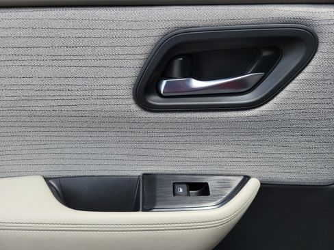 Certified 2021 Nissan Rogue SV FWD image 20