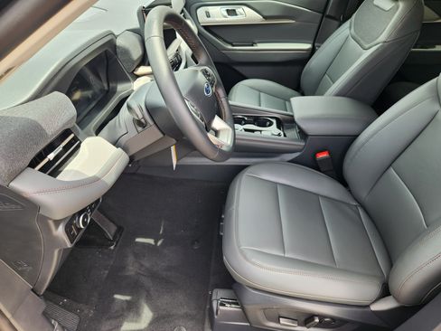 New 2026 Ford Explorer Active w/ Active Comfort Package RWD image 11