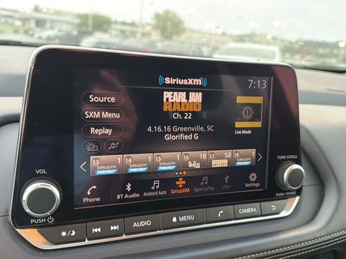 Used 2024 Nissan Rogue SV FWD image 24