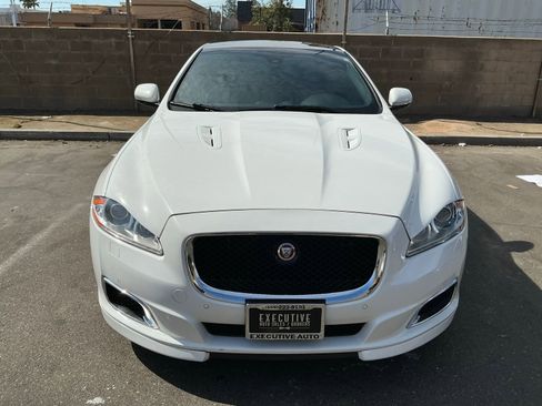 Used 2015 Jaguar XJ R LWB image 2