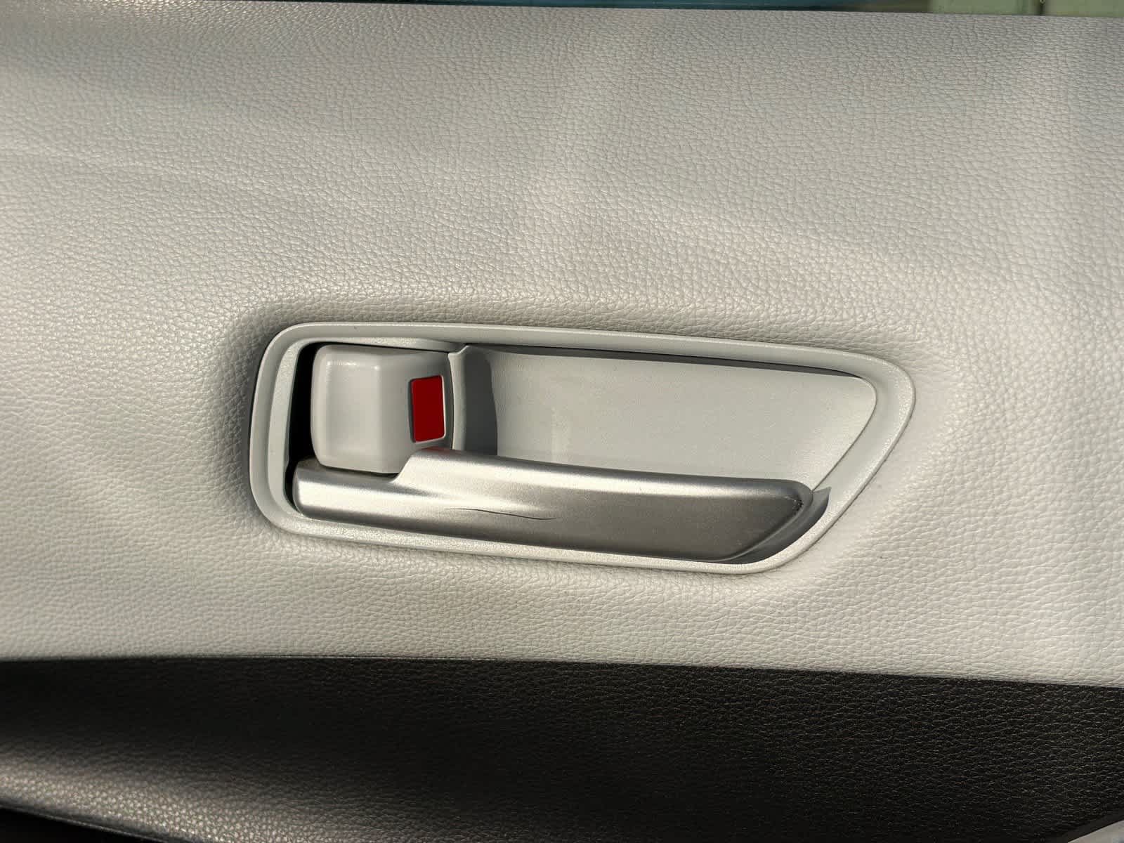 Used 2022 Toyota Corolla SE FWD image 19