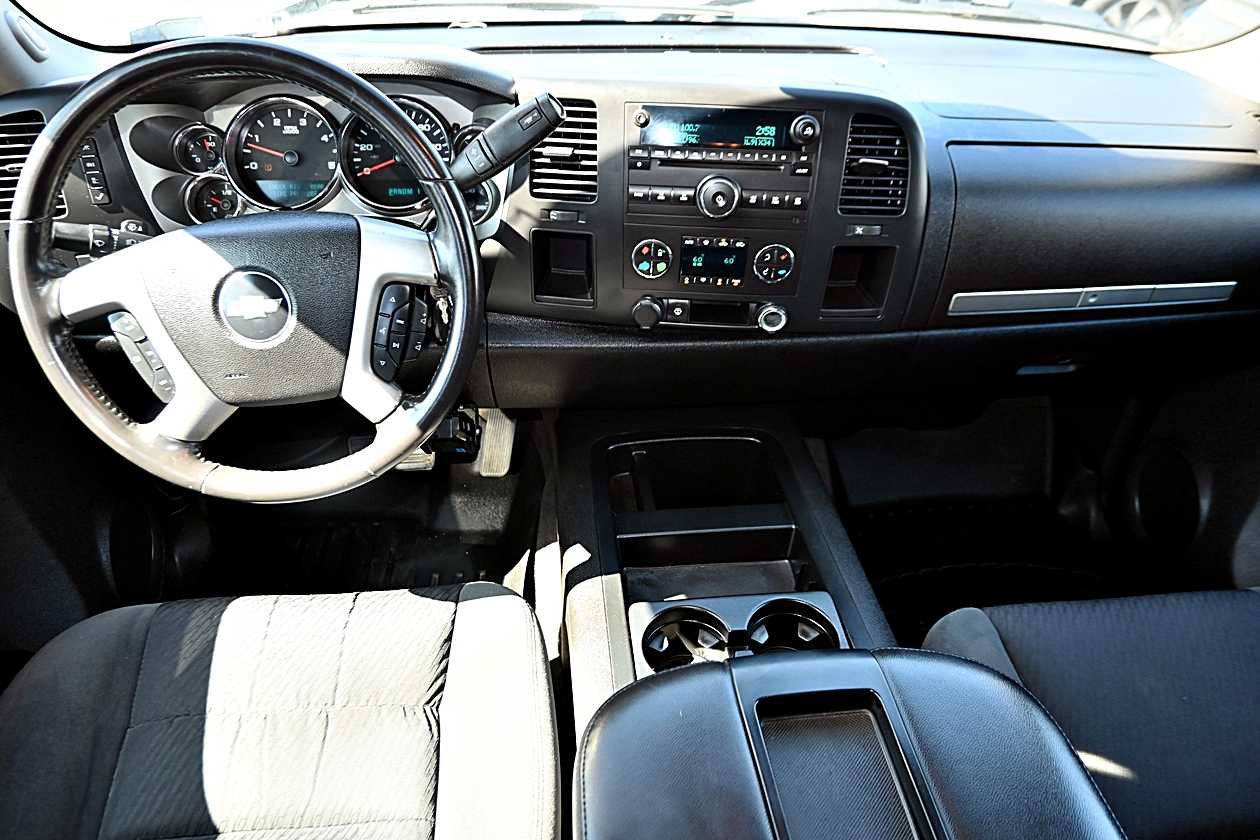 Used 2008 Chevrolet Silverado 2500 LT w/ 2LT Convenience Package RWD image 14