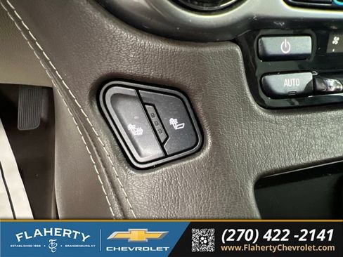 Used 2016 Chevrolet Suburban LT AWD/4WD image 31