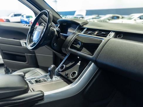 Used 2019 Land Rover Range Rover Sport HSE image 17