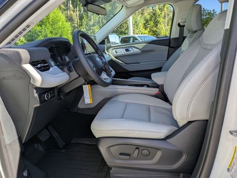 New 2026 Ford Explorer Active w/ Active Comfort Package image 15