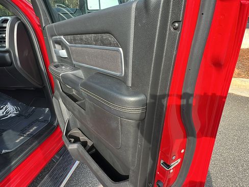 Used 2024 RAM 2500 Big Horn w/ Bed Utility Group image 19