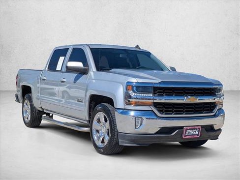 Used 2018 Chevrolet Silverado 1500 LT w/ Texas Edition image 15