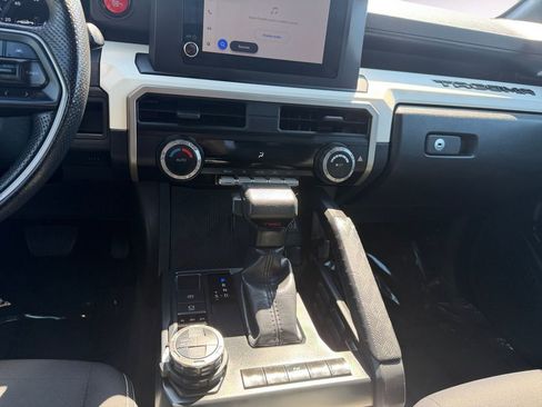 Used 2024 Toyota Tacoma TRD Off-Road image 11