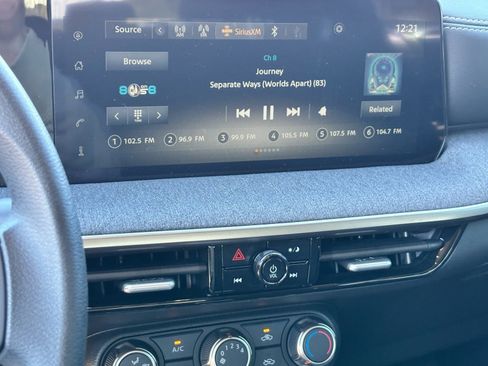 Certified 2025 Nissan Kicks SV image 22