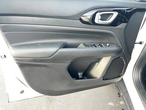 New 2026 Jeep Compass Limited image 11