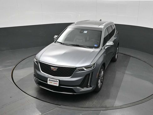 Used 2022 Cadillac XT6 Premium Luxury AWD/4WD image 12