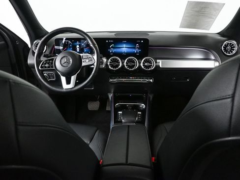 Used 2022 Mercedes-Benz GLB 250 4MATIC image 17