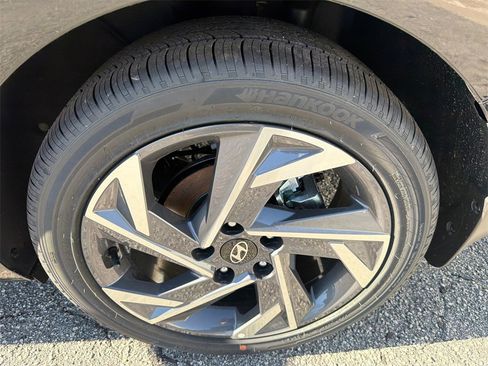 New 2026 Hyundai Elantra Limited image 19