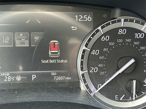 Used 2022 Toyota Highlander XLE image 22