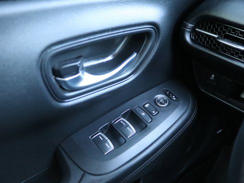 Used 2023 Honda HR-V EX-L image 11