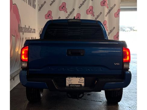 Used 2018 Toyota Tacoma TRD Sport RWD image 11