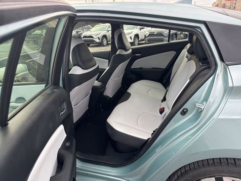 Used 2016 Toyota Prius Three Touring image 11