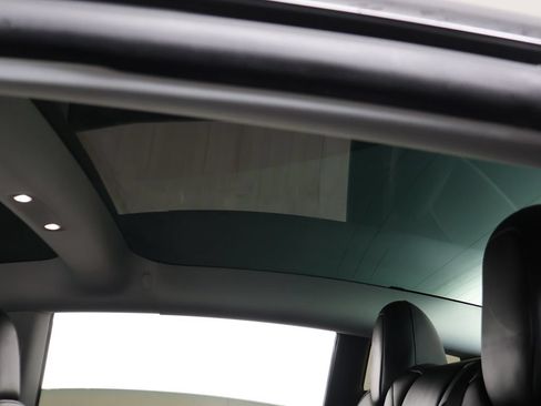 Used 2021 Tesla Model 3 Standard Range Plus RWD image 18