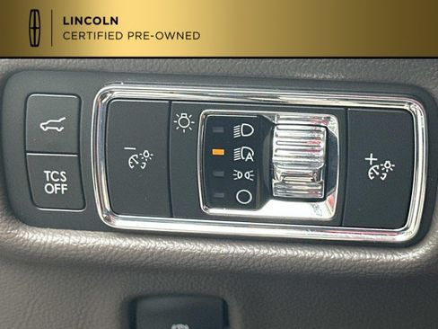 Certified 2021 Lincoln Nautilus Reserve w/ Cargo Utility Package AWD/4WD image 33