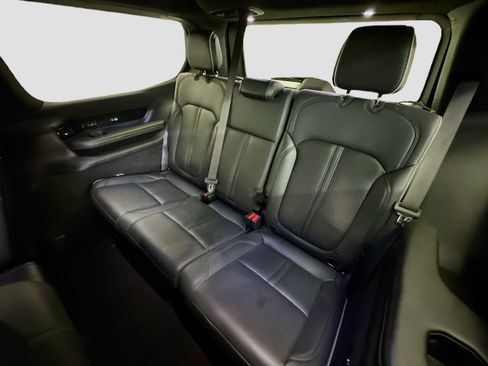 Used 2023 Jeep Grand Wagoneer Series II AWD/4WD image 31