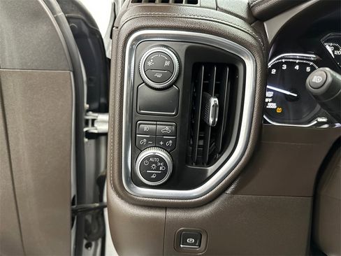 Used 2019 GMC Sierra 1500 SLT image 34