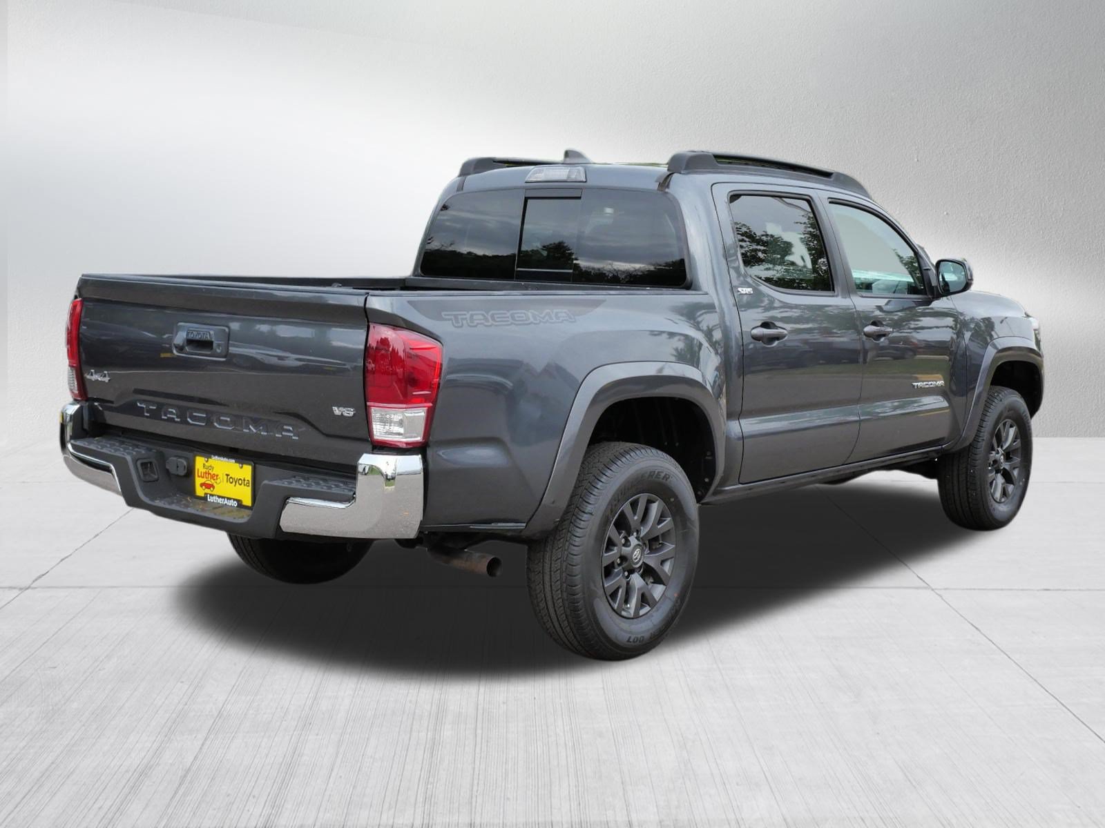 Certified 2020 Toyota Tacoma SR5 AWD/4WD image 8