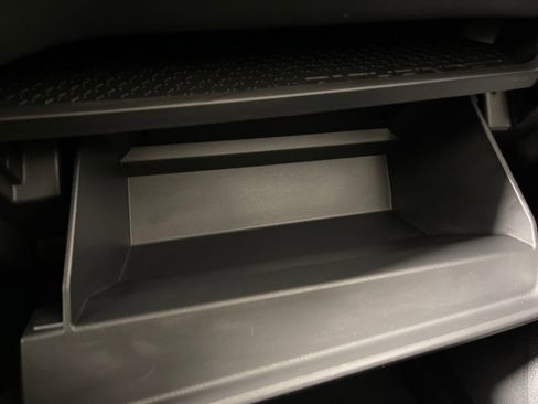 Used 2025 Nissan Pathfinder SV FWD image 25