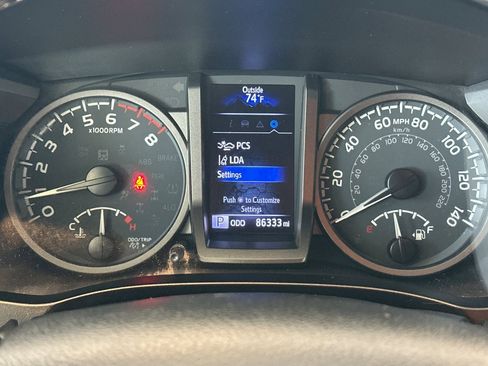 Certified 2020 Toyota Tacoma TRD Off-Road image 23